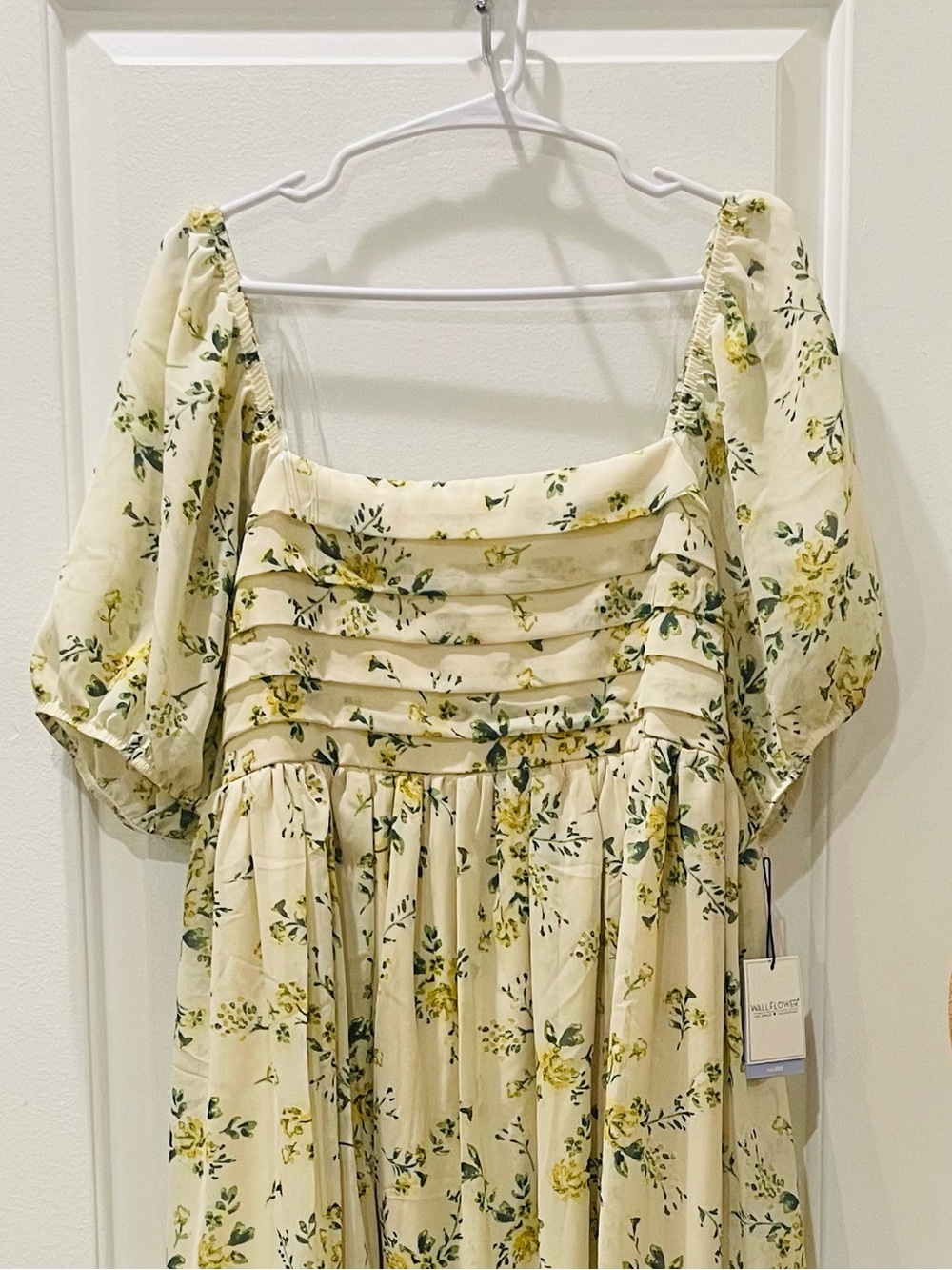NEW…Wallflower Square Neck Floral Puff-Sleeve Dress - Picture 3 of 3